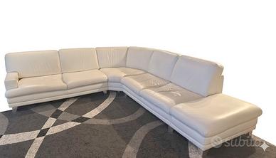 divano angolare vera pelle usato