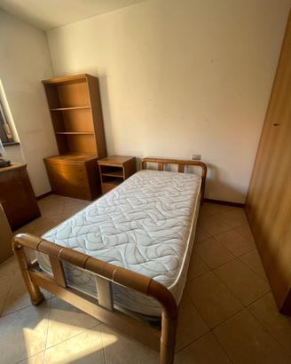 Arredamento camera completo (anche separatamente)