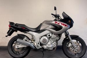 Yamaha TDM850 da vetrina