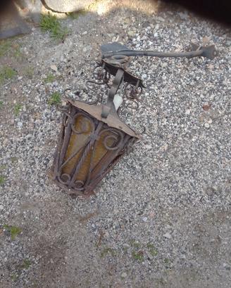 lampione in ferro battuto