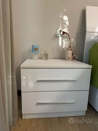 Comodini e specchio