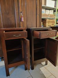 Comodini vintage in legno massello