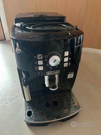 Macchina da caffè DELONGHI Magnifica S