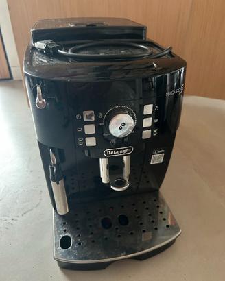 Macchina da caffè DELONGHI Magnifica S