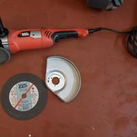 Smerigliatrice angolare