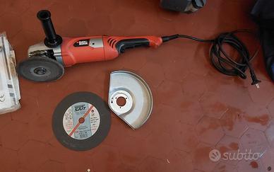 Smerigliatrice angolare