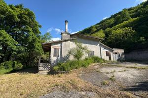 CASA INDIPENDENTE A CANTIANO
