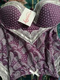 Capi di intimo da donna .