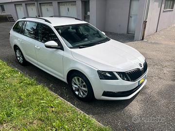Skoda octavia 3 1.6 tdi wagon executive dsg