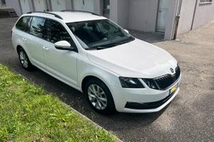 Skoda octavia 3 1.6 tdi wagon executive dsg