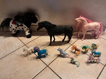 Set di cavalli di varie dimensioni