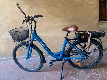 Bicicletta da donna a pedalata assistita