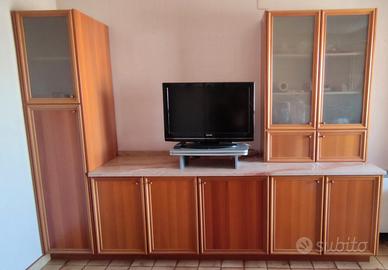 Grande cucina componibile classica in legno e marm