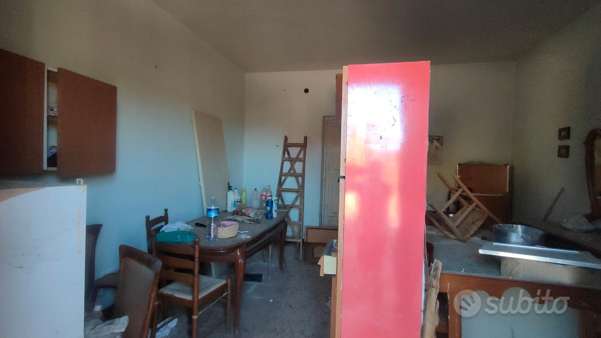 Via Cavaleri Magazzeni Terreno 1000Mq+100Mq Casa - Altro