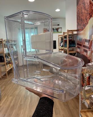 svendita mobili e frigo per cessata attività