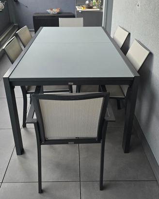 Tavolo da esterno in alluminio e vetroresina