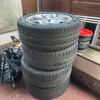 Gomme auto