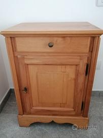 Comodino in vero legno massello stile "country" 