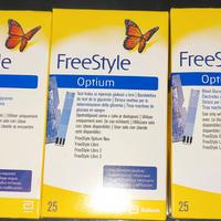 Tre scatole di strisce reattive freestyle integre