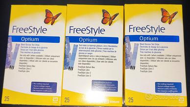 Tre scatole di strisce reattive freestyle integre