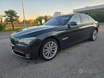 BMW 740