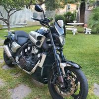 Yamaha VMAX 1700 - 200cv - V4 - Prima serie 2009
