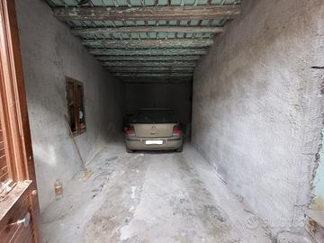 Immobile con tre mini appartamenti con garage