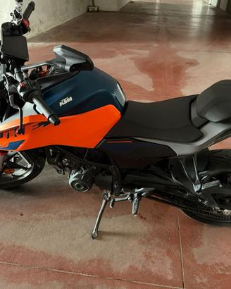 KTM DUKE 125 del 2024 come nuova