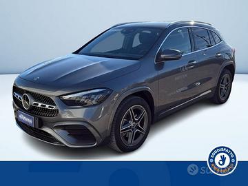 Mercedes-Benz GLA 250 E PLUG-IN HYBRID AUTOMA...