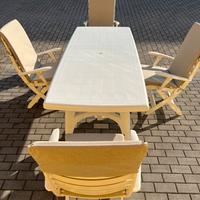 Tavolo bianco da Esterno con sedie