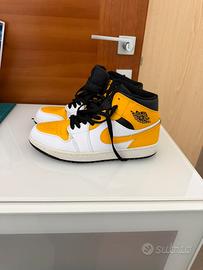 Air jordan 1  mid university gold