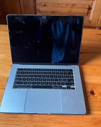 Macbook air 15” M2