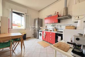 Bolognina via Fornasini Rif.25:Trilocale con ascen