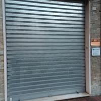 Ufficio con magazzino e servizi