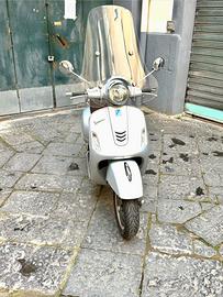 vespa gts 300