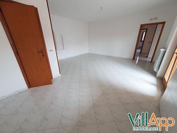 Appartamento al Piano Primo con Garage