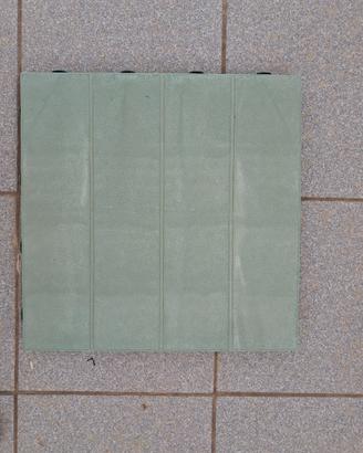 Piastrelle in plastica da esterno