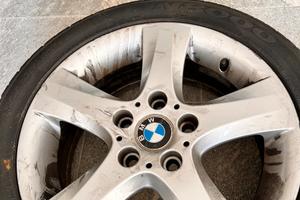 vend0 4 cerchi originale bmw da 17 con gomme
