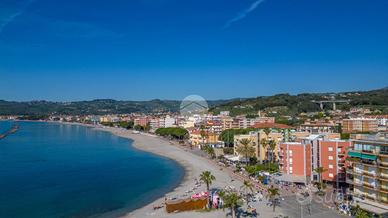 2 LOCALI A SAN BARTOLOMEO AL MARE