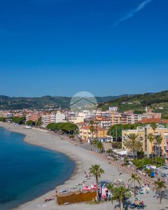 2 LOCALI A SAN BARTOLOMEO AL MARE