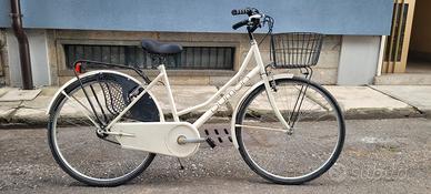 Bicicletta city bike da donna 
