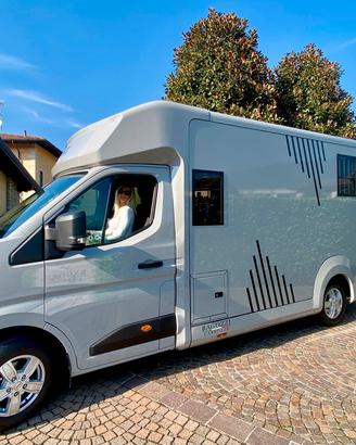 Van per cavalli renault master akx doppia cabina