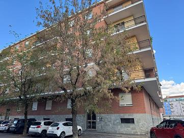 4 LOCALI A CARMAGNOLA