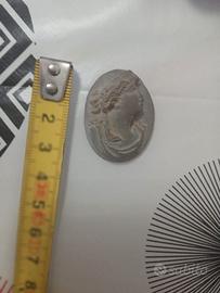 cameo in pietra lavica