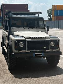 LAND ROVER DEFENDER 110 TD5 - 9 POSTI – ANNO 2006