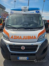 ambulanza di soccorso pari al nuovo km 43000