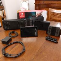 Nintendo Switch Grigia + Custodia da viaggio