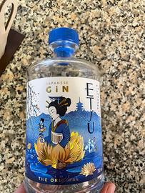 Bottiglia vuota gin