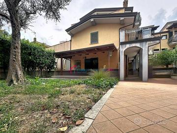 Villa di 110 m² con 4 locali e box auto doppio a B