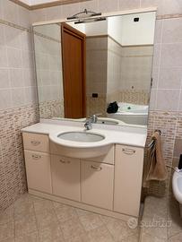 Mobile bagno completo con lavabo e specchio